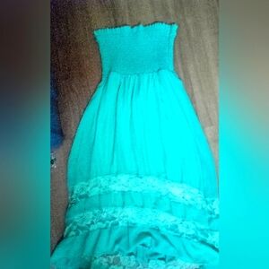 🍀Strapless Dress By Passport